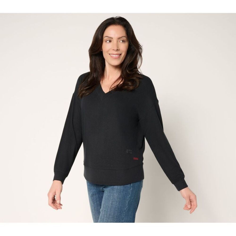 SUNNYLiFE Women's Top Plus Sz 1X Comfy V-Neck Embroidered Black A717411